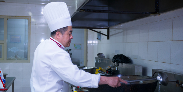 三餐两点由专业的厨师烹饪